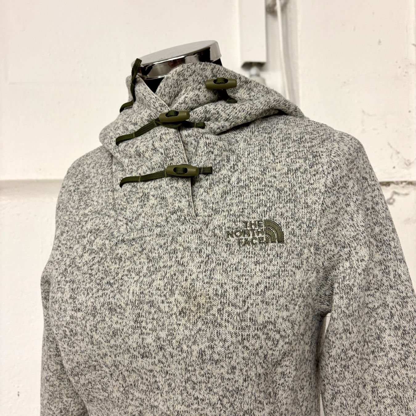 North Face Pullover & Sweatshirts: The North Face Pullover grau, Grösse XS – Gebraucht aus Brienz BE von Kokolea84 2