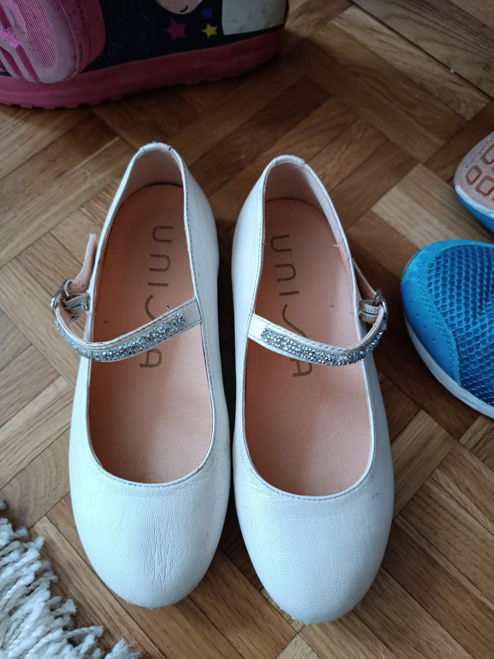 Schuhe für Mädchen: Festliche Ballerina mit Straß gr. 31 – Gebraucht aus Geroldswil von Smartie1987
