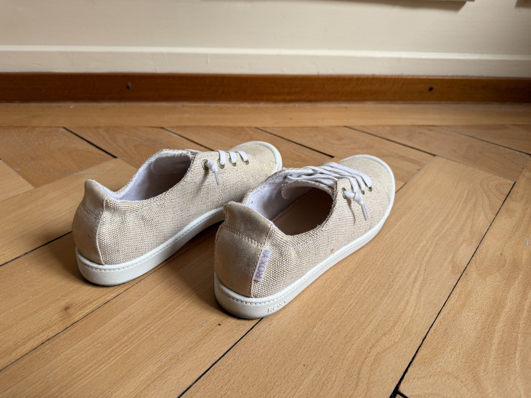 Roxy Chaussures femmes: ROXY - Stoff Sneaker beige 40 – D'occasion à Zürich par Diazaio 2