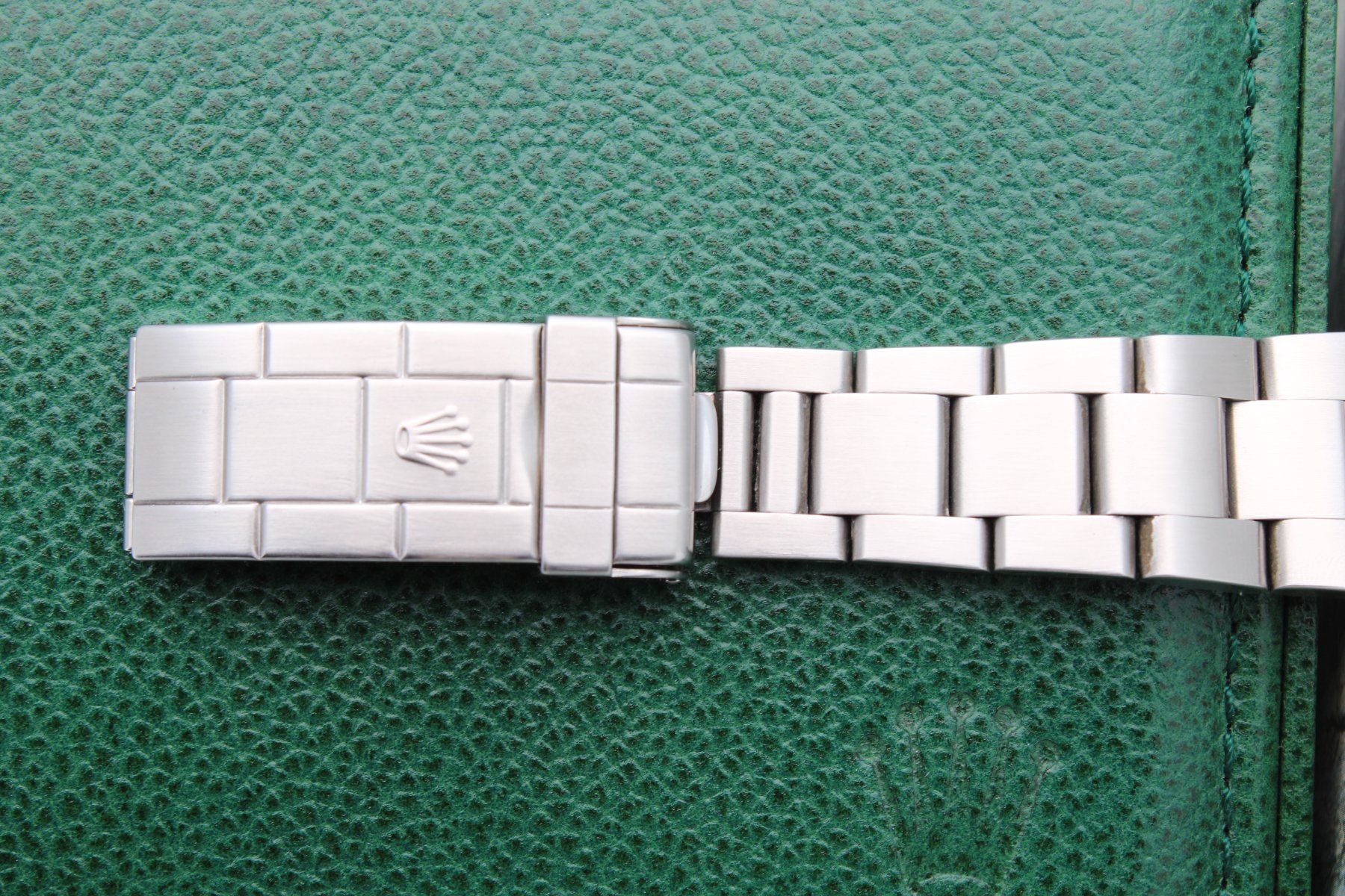 Rolex Orologi: Rolex Submariner No-Date Ref. 14060 Full Set Tritium – Usato da Brüttisellen venduto da AlphaOmega05 7