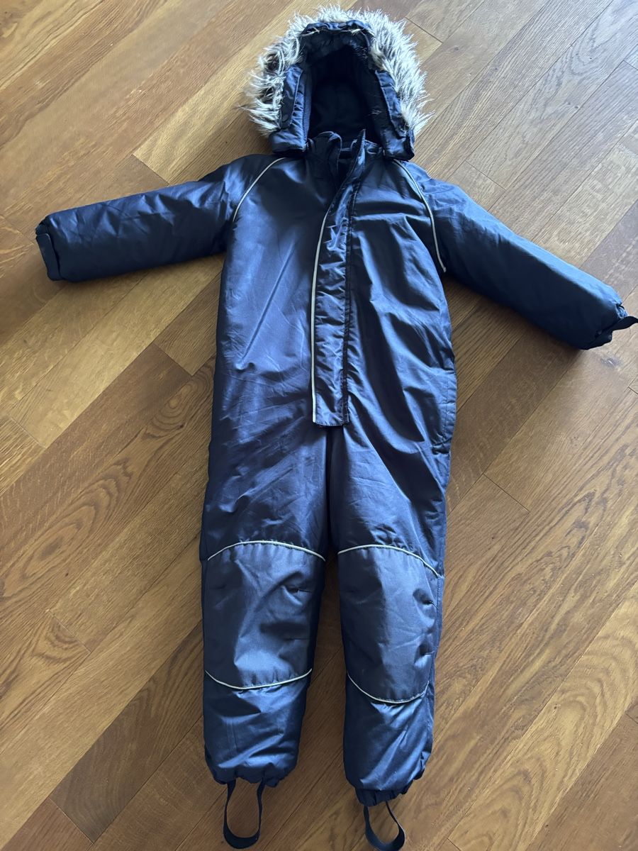 Completi: Schneeanzug 110/116 – Usato da Buchrain venduto da Ham2383