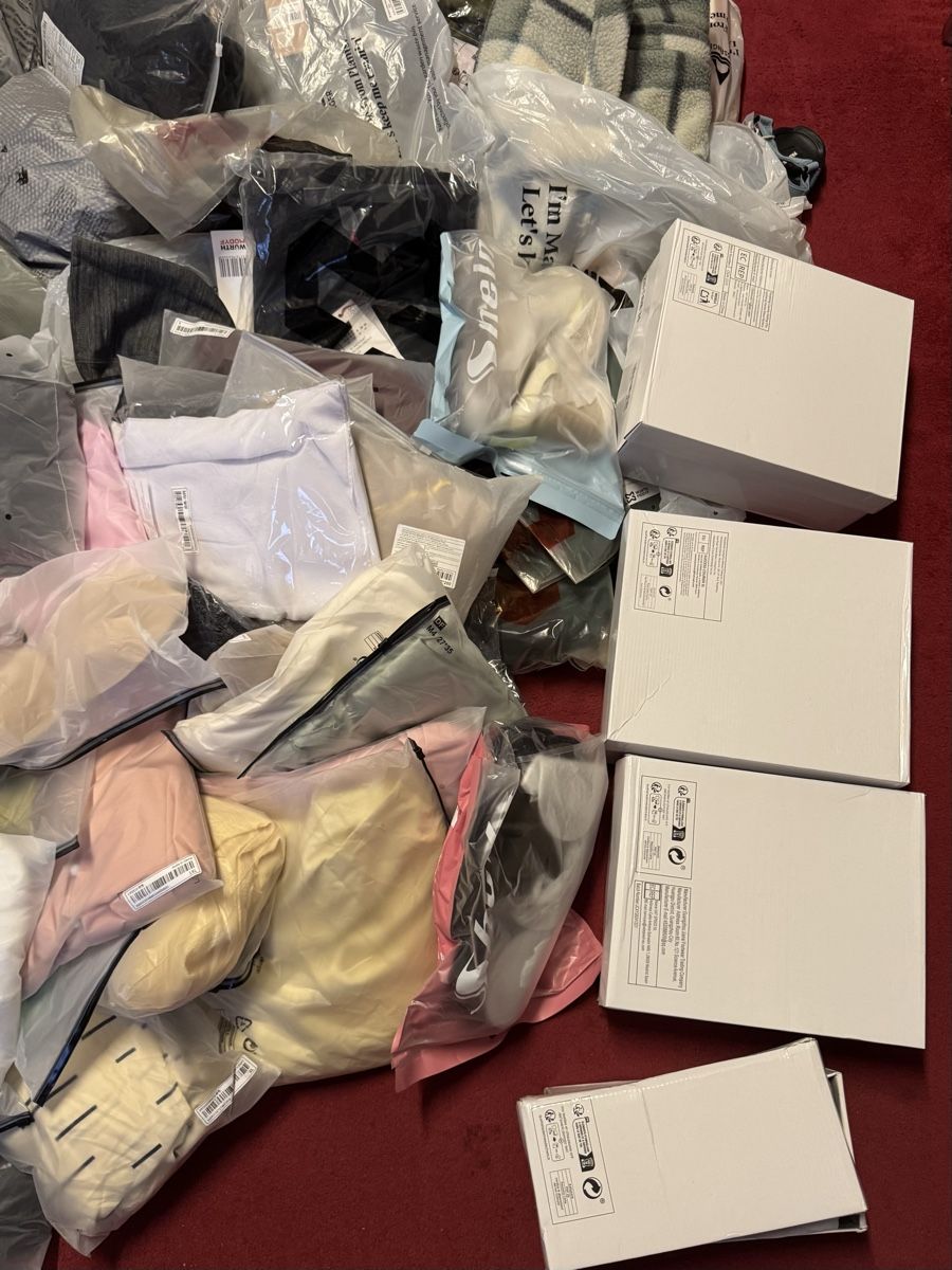 Lotti di vestiti: Lot kleide & Schuhen NEU 191 stk. – Nuovo (secondo la descrizione) da Schlieren venduto da Freundlich02 3
