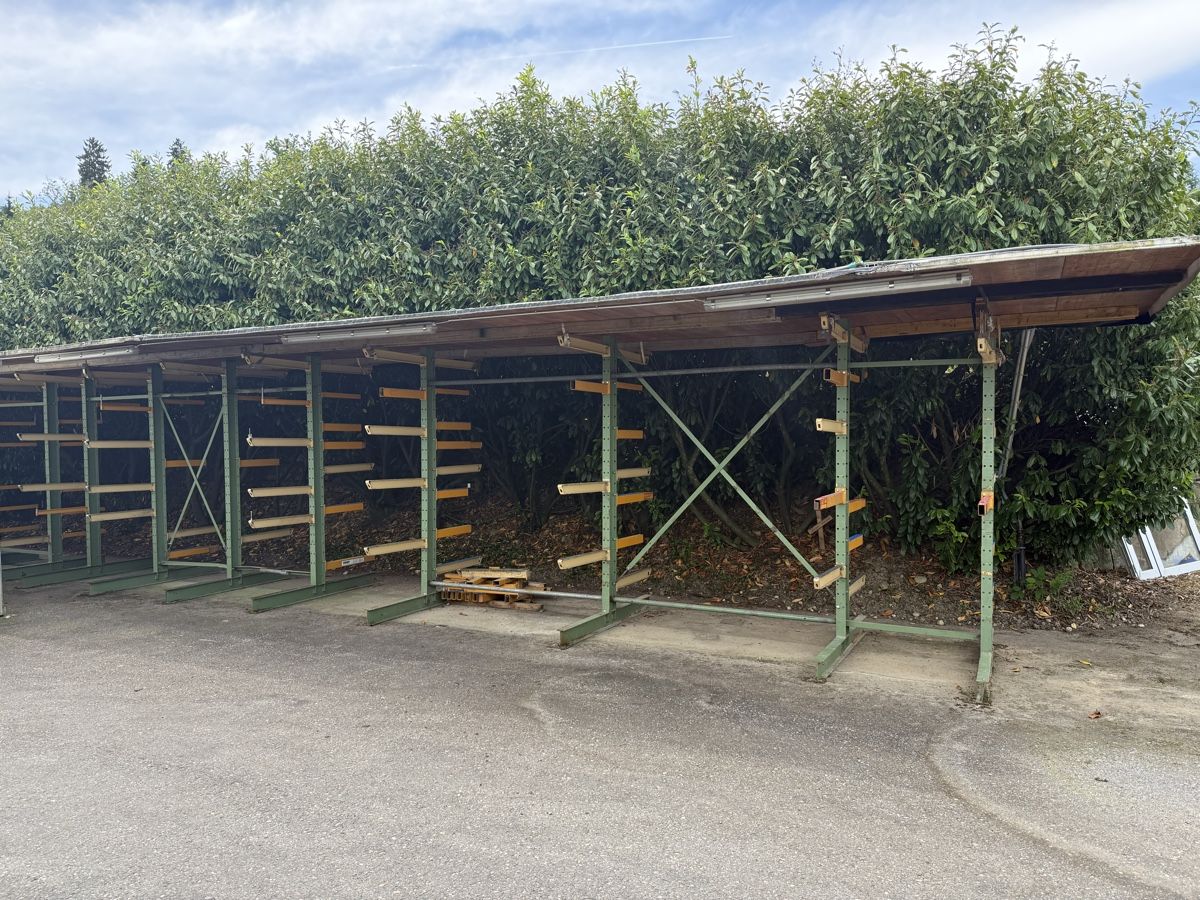 Scaffali: Langes Kragarmgestell mit Schaltafel Dach – Usato da grosswangen venduto da Poliniman0 2