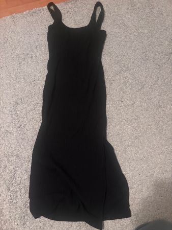 Kleid mit seitlicher Schlitzöffnung Grösse S