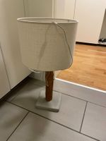 Dekorative Tischlampe / Stehlampe im Natur-Look