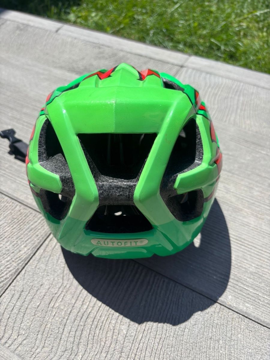 Casques: Casque Lazer Taille 45-50cm – D'occasion à Matran par BeMaLe 1