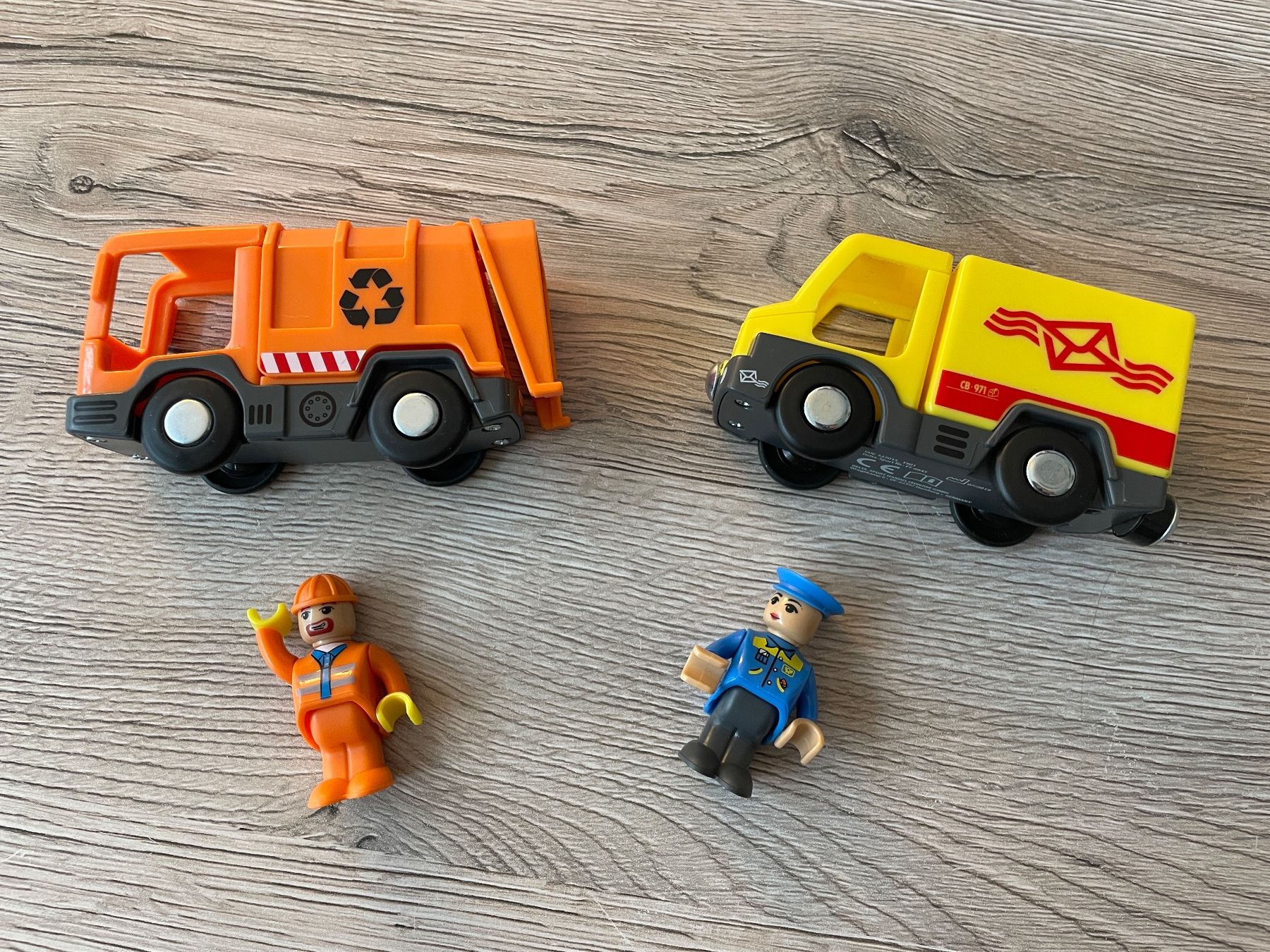 Spielzeuge: Postwagen / Mülleagen- Spielen – Gebraucht aus Neftenbach von Justine76