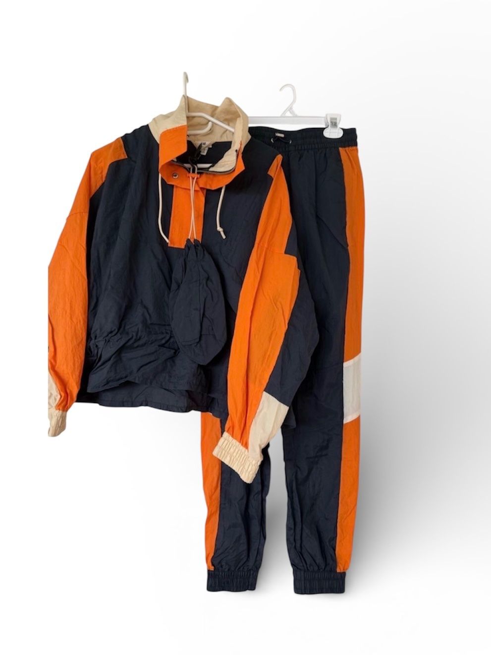 H&M Lots de vêtements: Ensemble de sport – D'occasion à Monthey par sen_6ckr