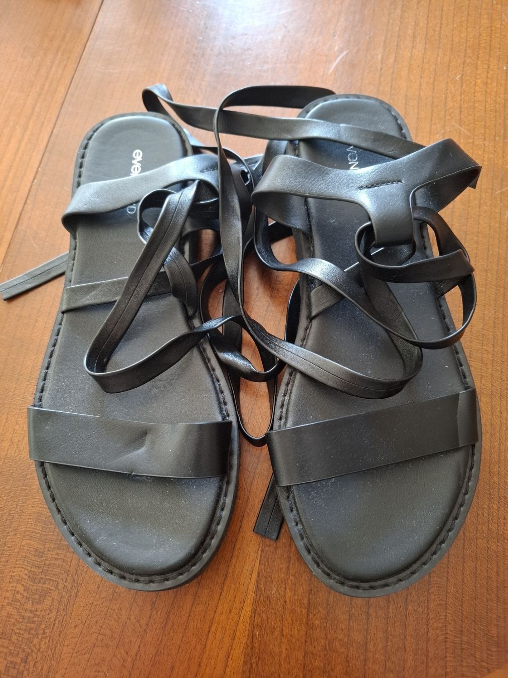 Scarpe da donna: Sandali estivi neri stringati, numero 38 - Perfetti! – Usato da Viganello venduto da sor_dcq8
