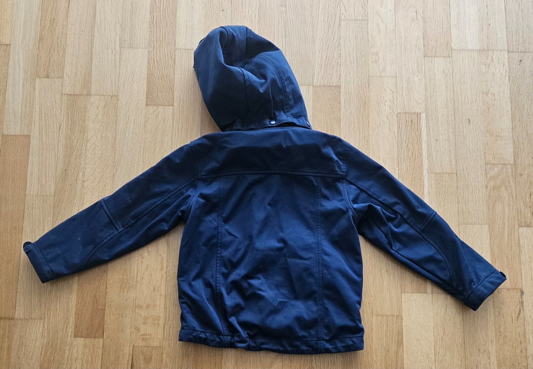 Jacken & Mäntel: Softshelljacke Kind Grösse 116 – Gebraucht aus Utzenstorf von and_c8wy 1
