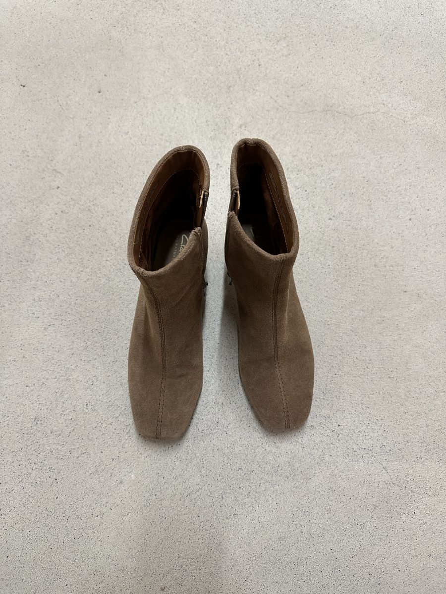Clarks Chaussures femmes: Wildlederstiefel Gr.38 – D'occasion à Regensdorf par sofia681 2