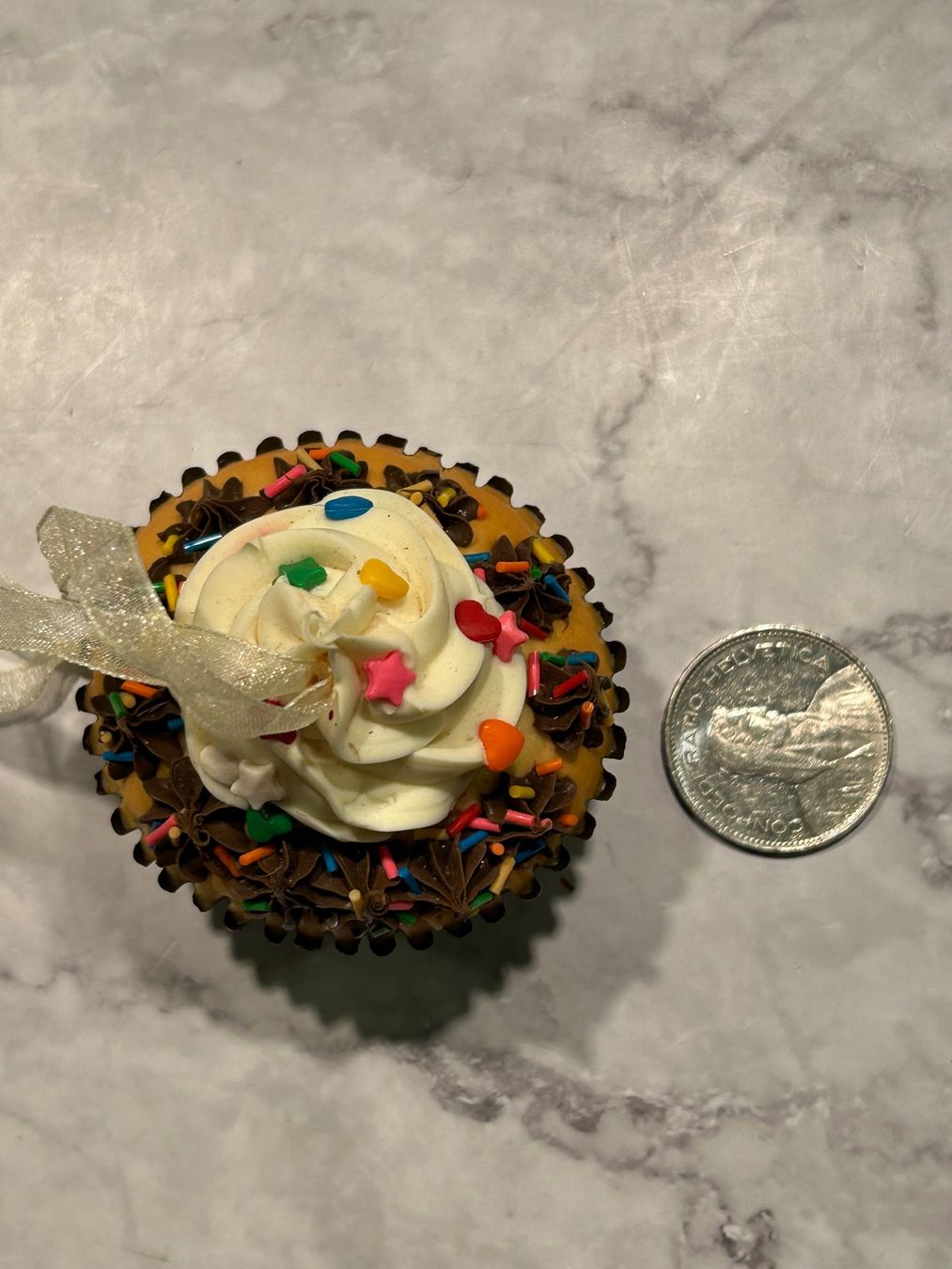 Alle Dekorationen: Weihnachtskugel Christbaumkugel Muffin Cupcake weich – Gebraucht aus Hofstetten SO von toy_t8bb 2