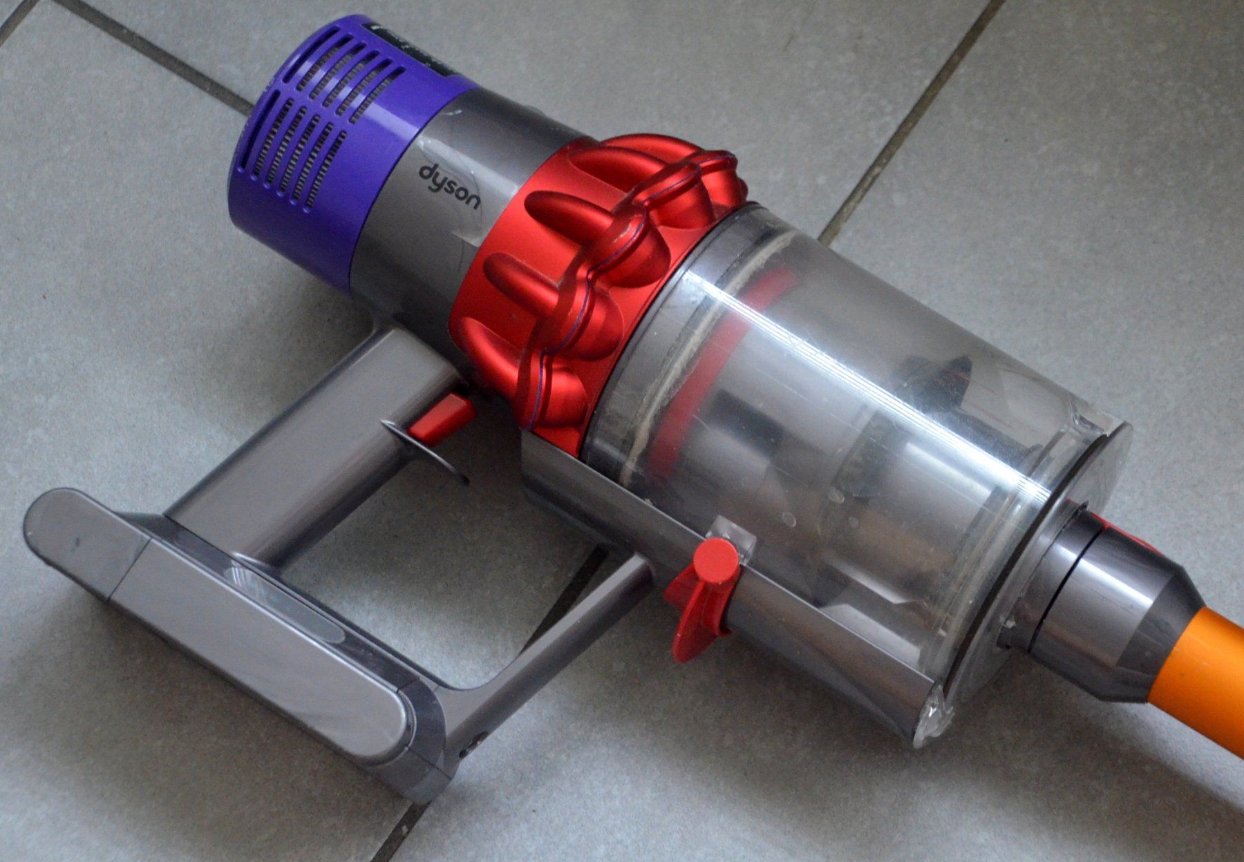 Dyson Aspirapolveri & Accessori: Dyson Cyclone V10  Staubsauger / aspirateur – Usato da Collonges venduto da arashee 3