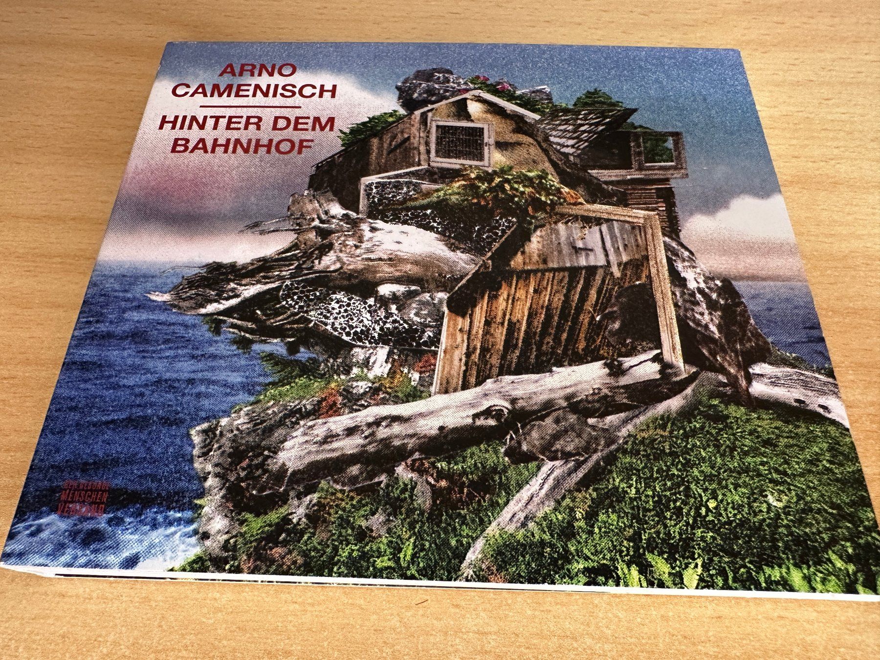 Audiolibri: Arno Camenisch - Hinter Dem Bahnhof - 2 CD – Usato da Rikon im Tösstal venduto da Alpenmutz