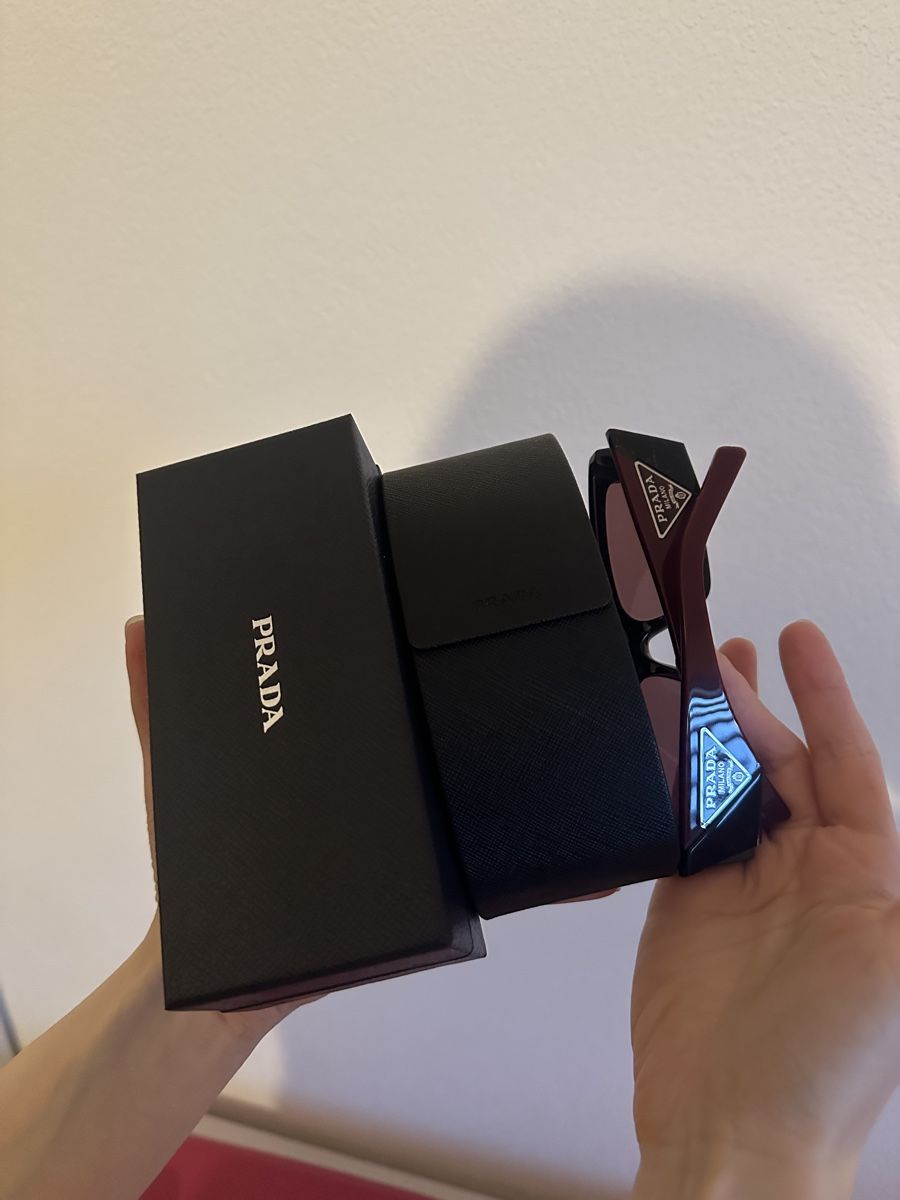 Prada Occhiali & Lenti: Original PRADA Sonnenbrille inkl. Etui – Nuovo (secondo la descrizione) da Zürich venduto da akibelli