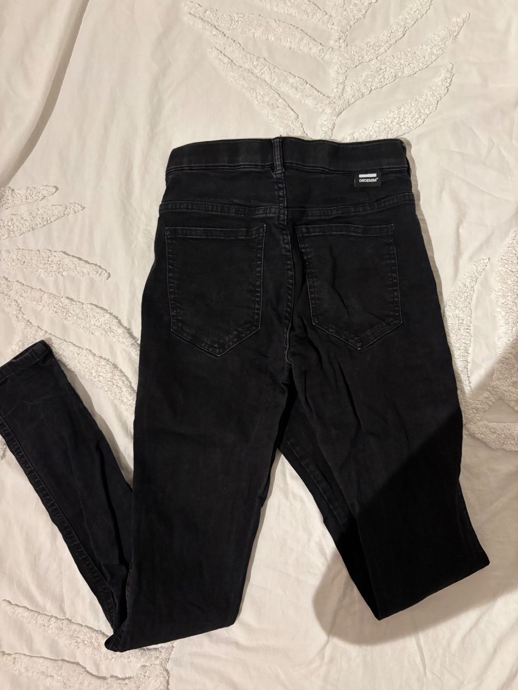 Jeans: Schwarze high waist Jeans – Gebraucht aus Zürich von hue_82qd 2