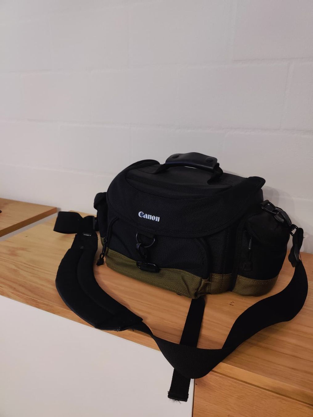 Canon Fotocamera: CANON EOS 1100D Komplett,  Perfektes Anfänger-Kit! – Usato da Hünenberg See venduto da robelget 4
