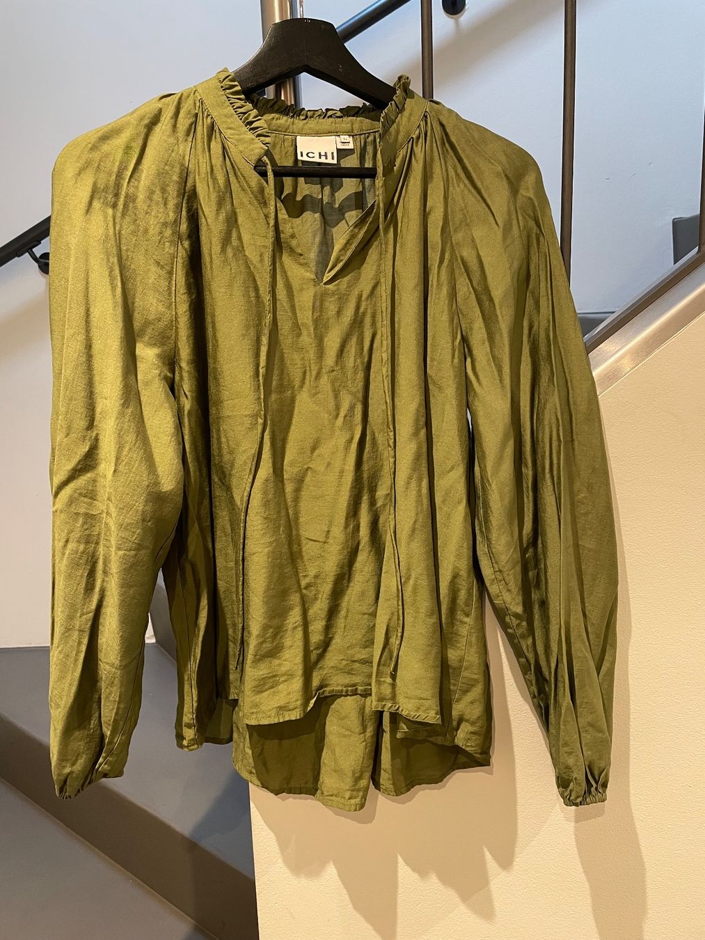 Blusen: Bluse von ICHI – Gebraucht aus Bonstetten von Pina15