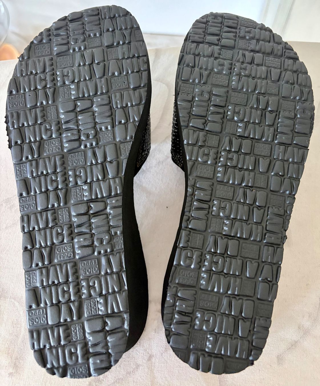 Damenschuhe: Clogs/Strandschuhe in Schwarz, Gr. 37 – Neu (gemäss Beschreibung) aus Zürich von Maria2021 3