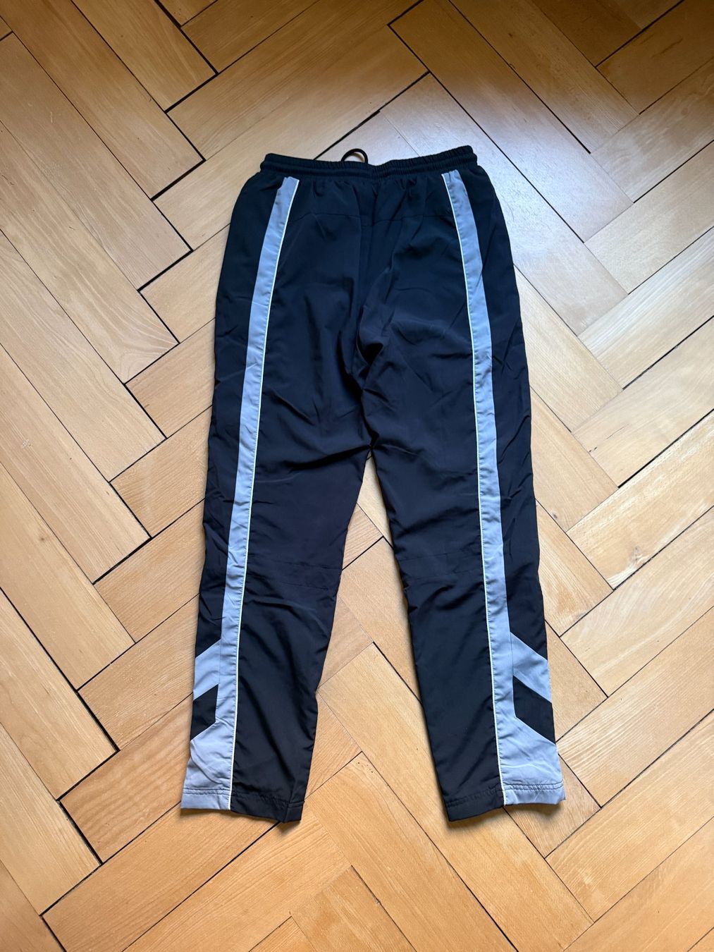 Hummel Hosen: HUMMEL - Trainerhose schwarz-grau S – Gebraucht aus Zürich von Diazaio 3