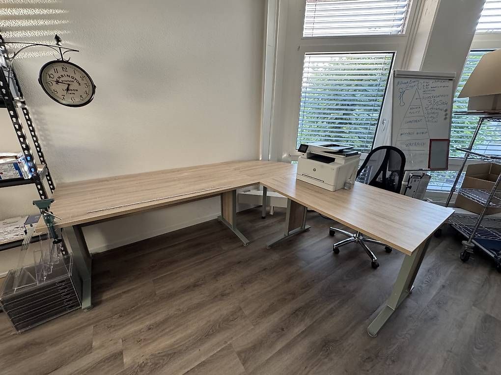 Bureaux: Eck-Pult – D'occasion à Cham par Kaylua