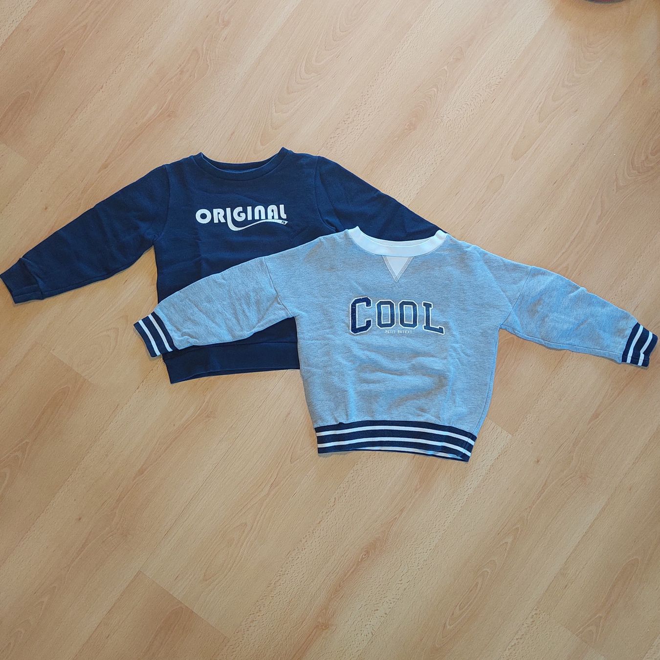 Petit Bateau Maglioni & Felpe: Lot de 2 pulls Petit Bateau, taille 110 cm – Usato da Épalinges venduto da lola_vp_99