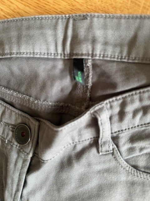 Benetton Pantaloni: Damen Hose 3/4  Benetton Gr.34 – Usato da Wabern venduto da MagdalenaWabern 3