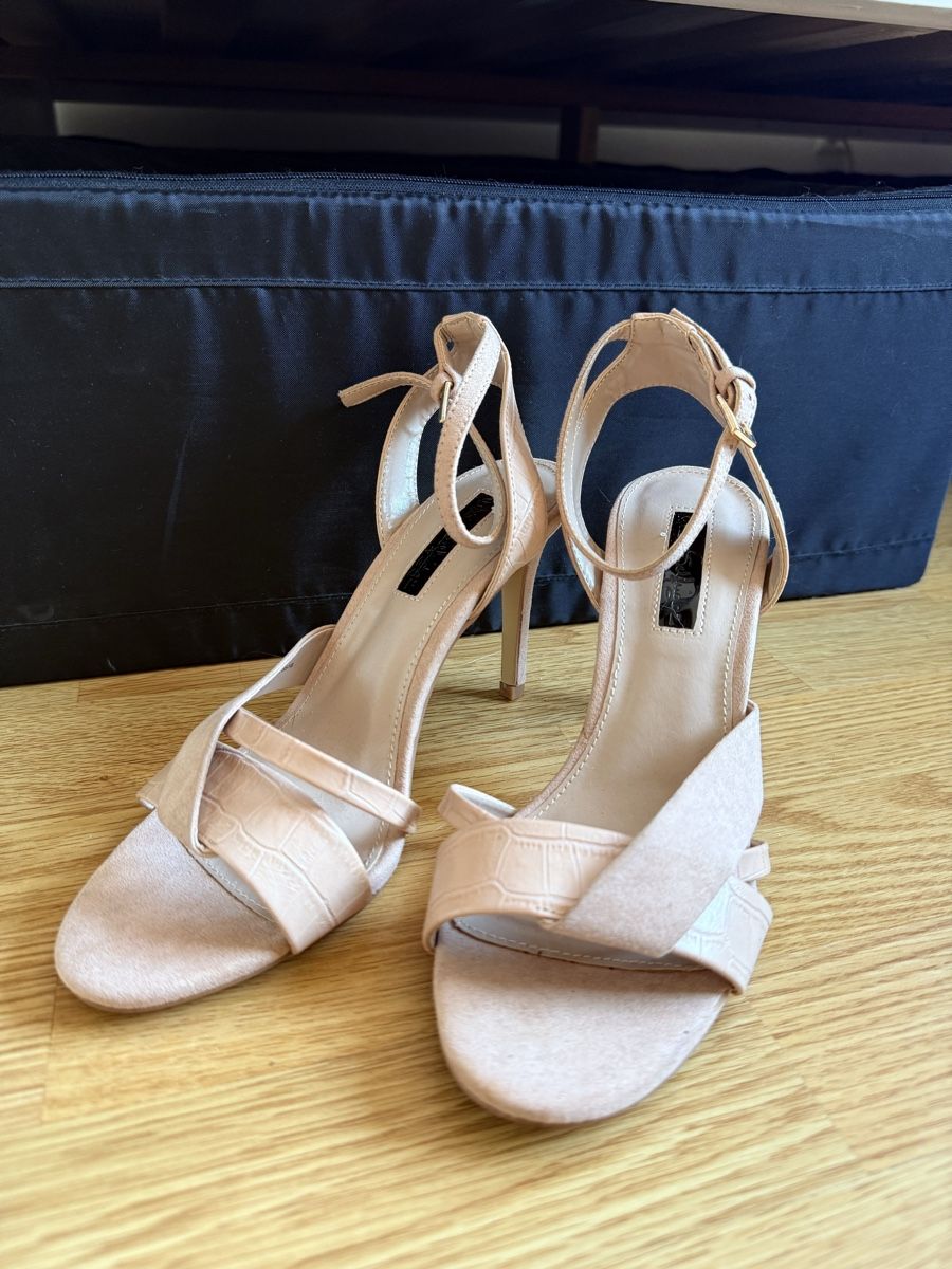Damenschuhe: Miss Selfridge Sandale 39 – Neu und originalverpackt aus Zürich von amaguri 1