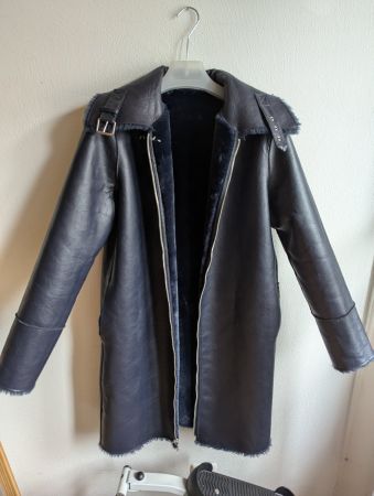 Webpelz und  Lederimitat Wende Mantel von Guess, Gr. M, Neu