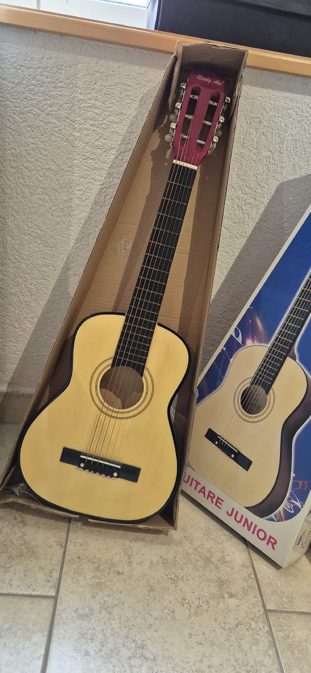 Strumenti musicali: Guitare neuve junior 30" Ready Ace – Nuovo (secondo la descrizione) da Ste-Croix venduto da kar_9x7w