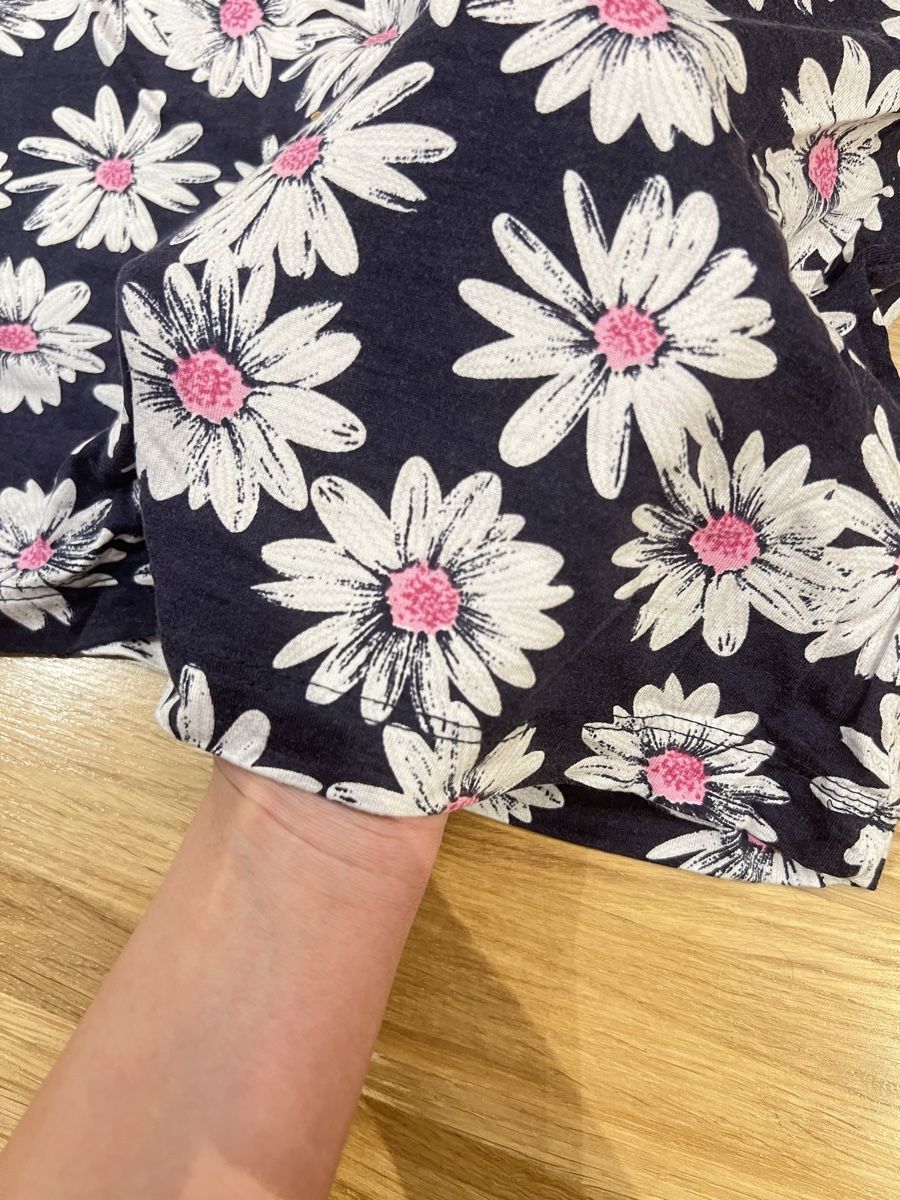 Top: Blue floral top – Nuovo (secondo la descrizione) da Adliswil venduto da Marjin 3
