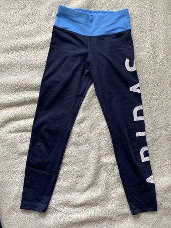 Legging Adidas bleu foncée en très bon état taille 10 ans