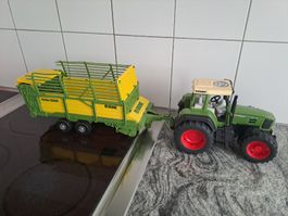 Spielzeug Traktor Fendt mit Krone anhänger