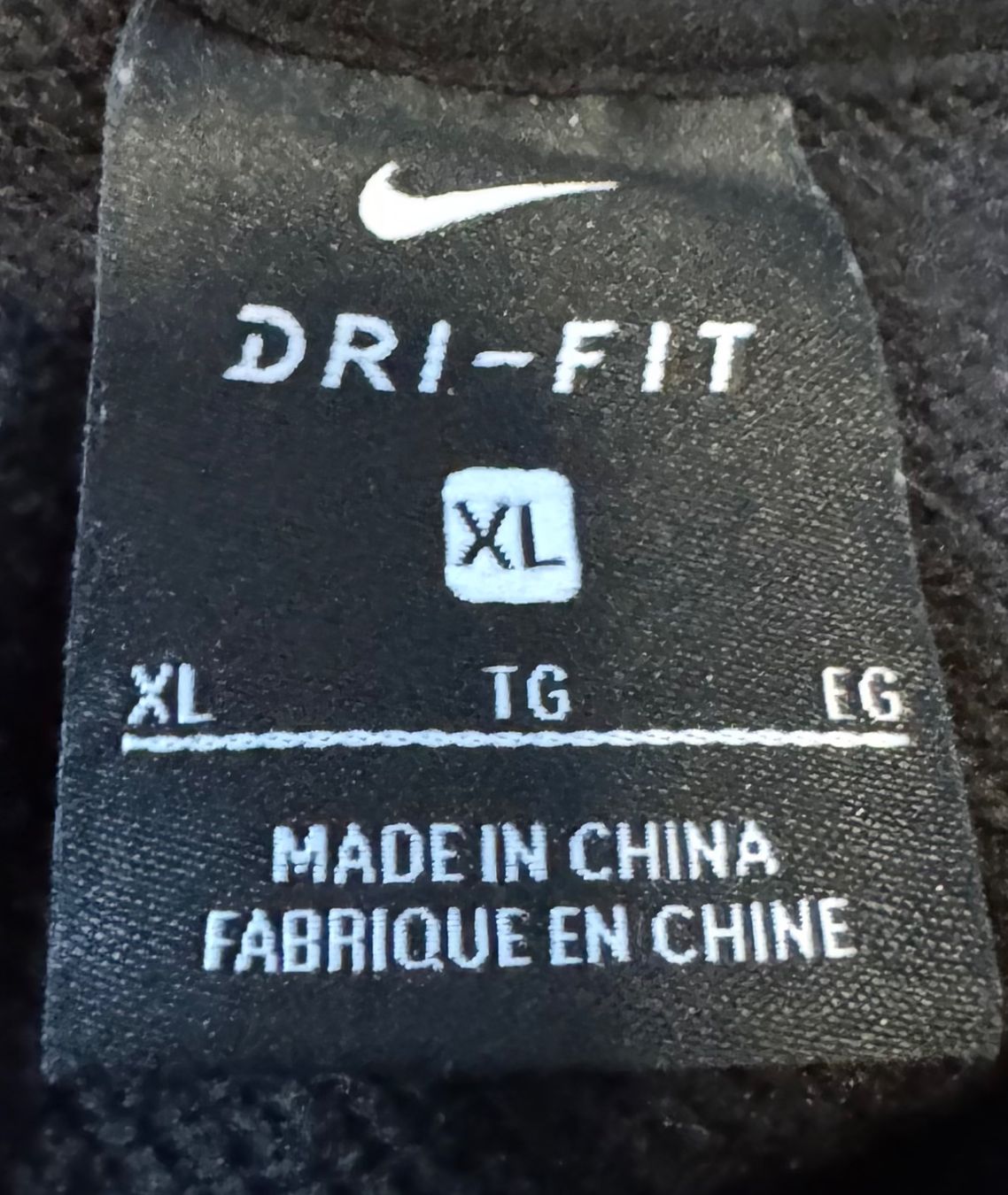 Nike Maglioni & Felpe: Nike Performance Sweatshirt – Usato da Herzogenbuchsee venduto da zukerka 1