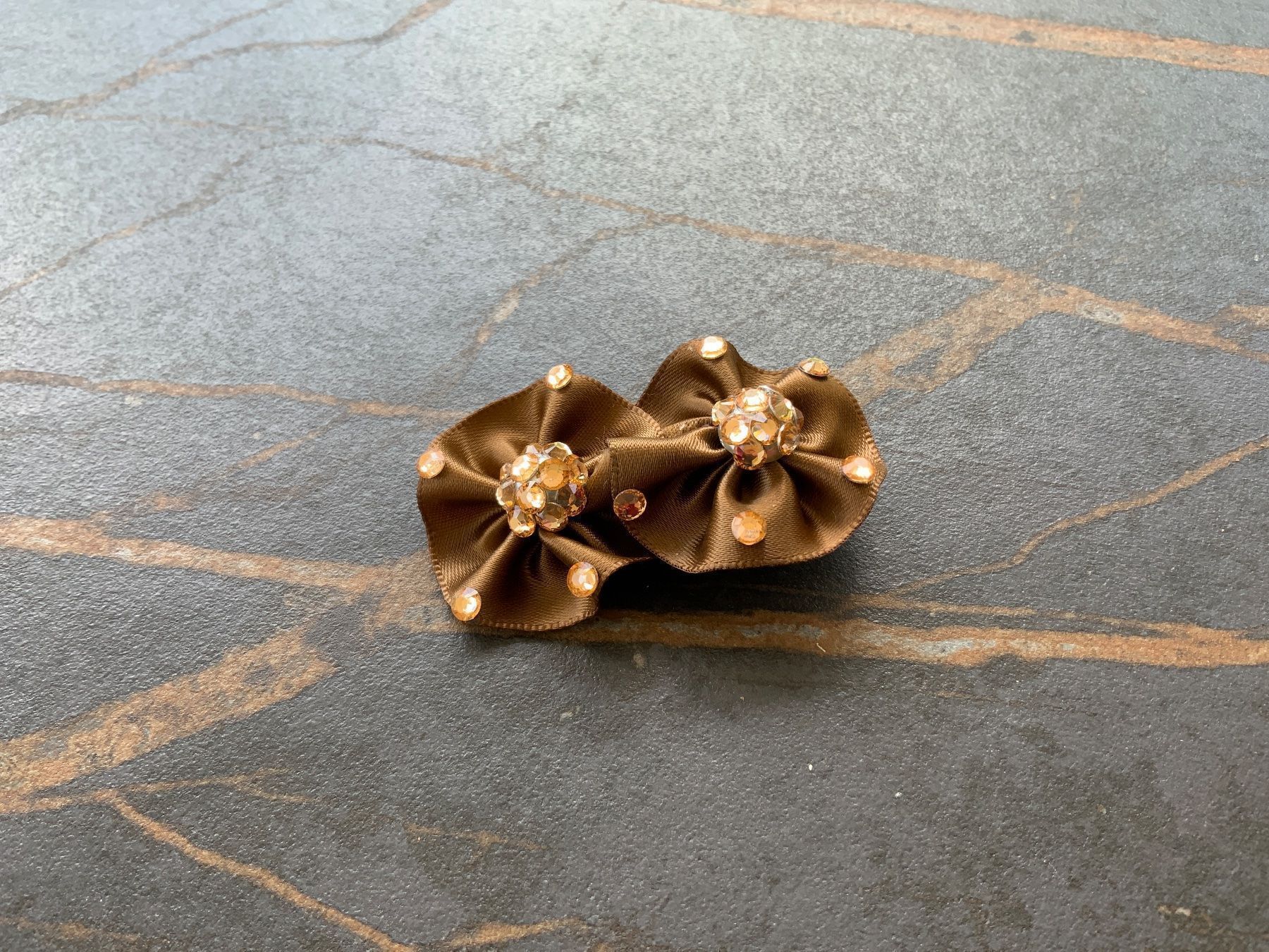 Spille & Fermagli: Haarschmuck, Brosche – Nuovo (secondo la descrizione) da Dottikon venduto da X890