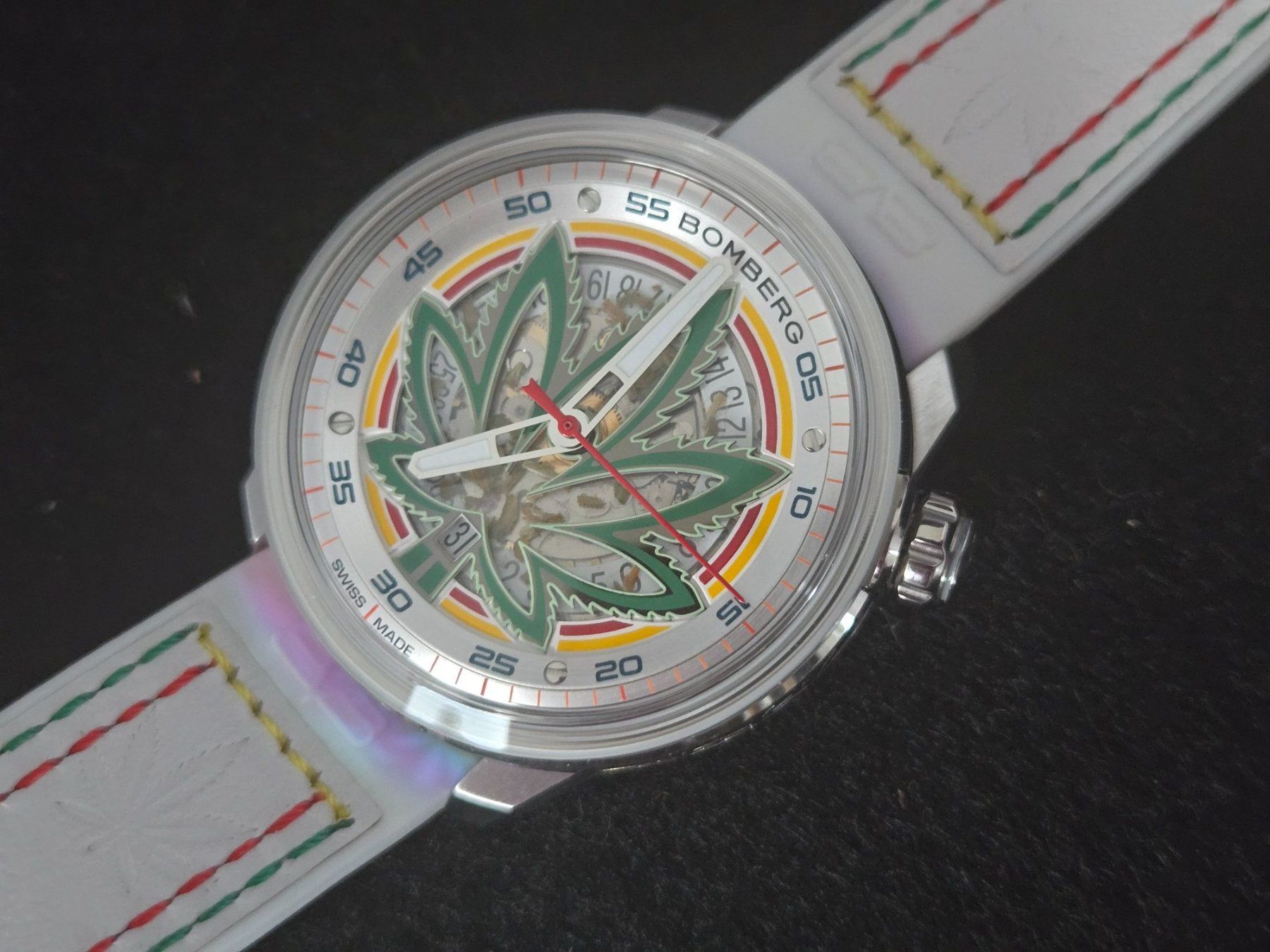 Bomberg Uhren: Bomberg BB-01 Automatic CBD White – Neu (gemäss Beschreibung) aus Chabrey von Horology