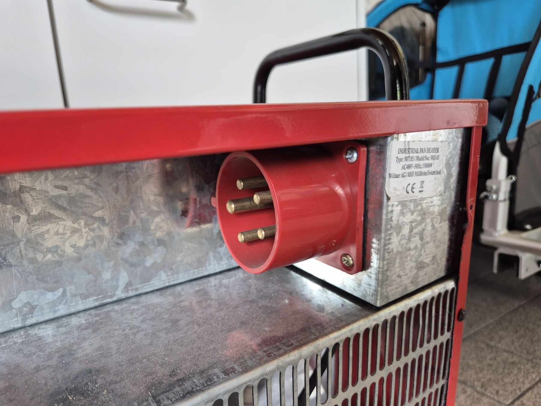 Radiatori: Heissluftofen Heizung  – Usato da Ebnet venduto da Volvo.Power 2