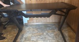 DXRacer Gaming Desk schwarz guter Zustand