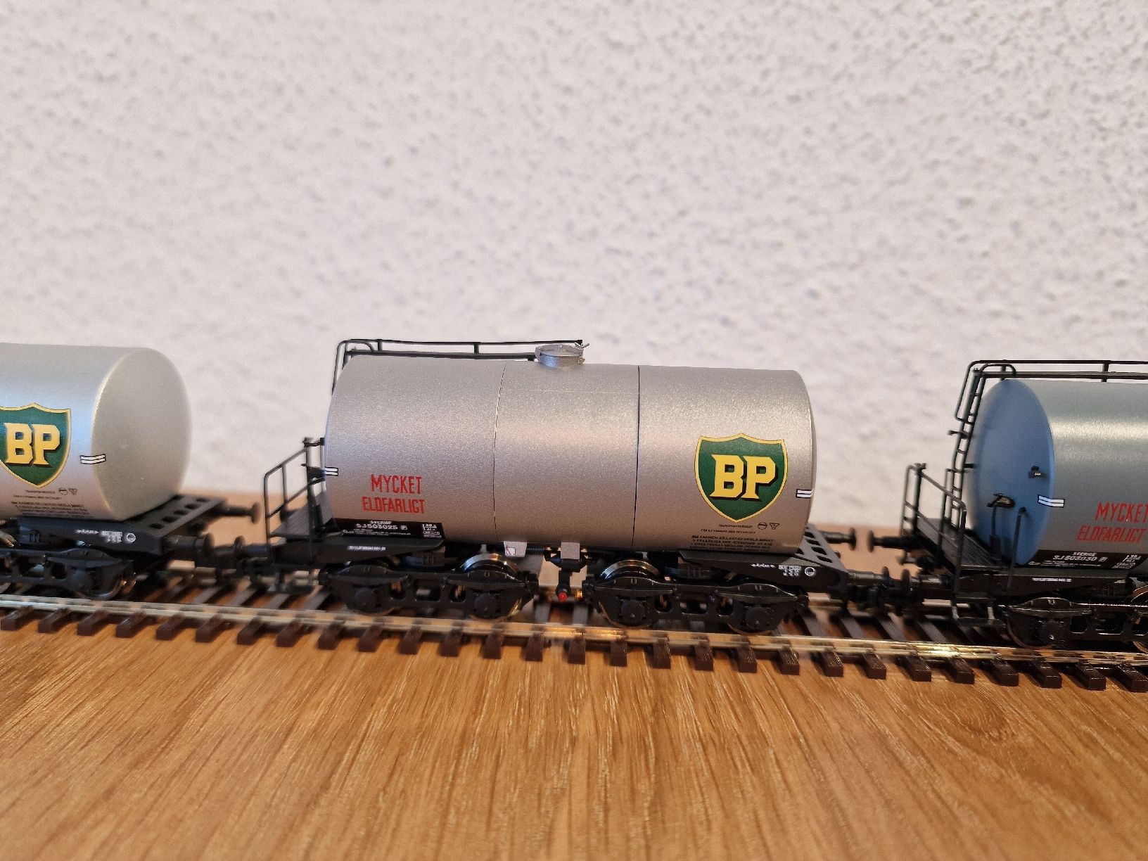 Roco Modelleisenbahnen: SJ BP Tankwagen H0 – Neu (gemäss Beschreibung) aus Matten b. Interlaken von lor_hr9w 8