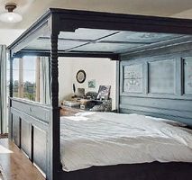 Himmelbett 19. Jh.  mit traditioneller Bauernmalerei