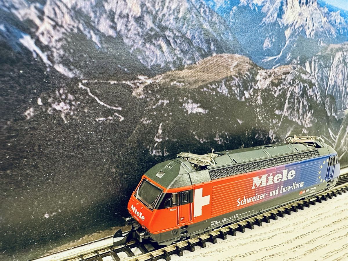 Märklin Modellini di ferrovie: Märklin 88443 SBB Re 460 Miele – Usato da Lupsingen venduto da New-Haven