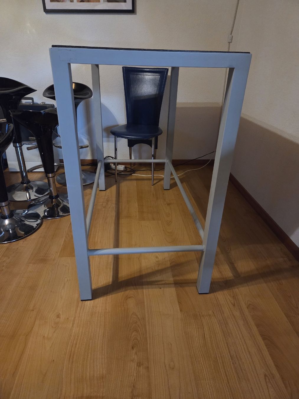 Tables: Bartisch sehr robust – D'occasion à Walkringen par Micky07 1