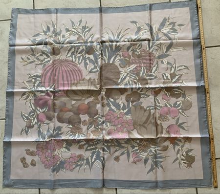 Seidentuch Thai Silk 100% Handarbeit Früchtemotiv neu