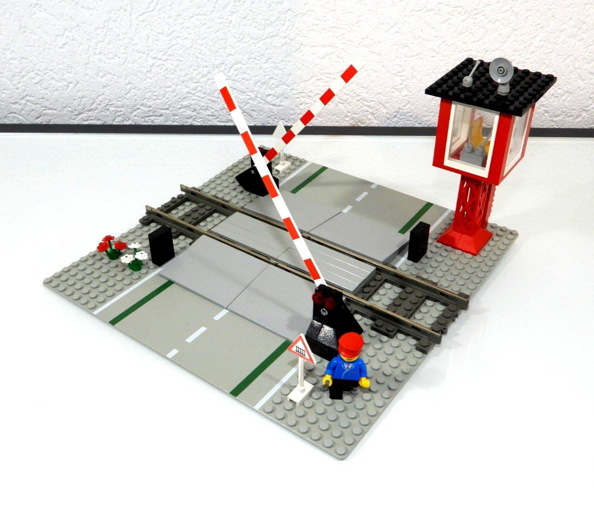 Lego Baukästen: LEGO EISENBAHN 4539 BAHNÜBERGANG 9 VOLT – Gebraucht aus Turbenthal von Ddanuh 2