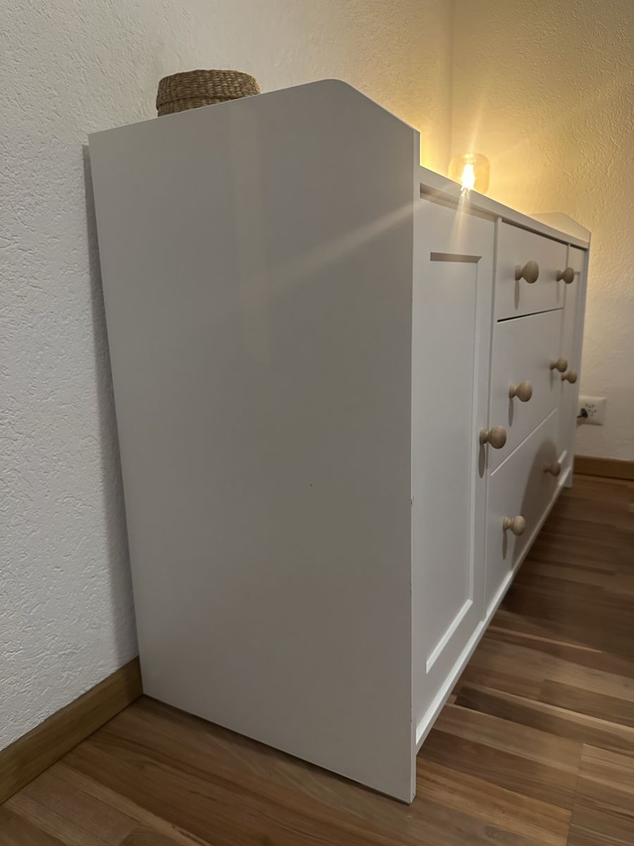 Ikea Cassettiere: Sideboard Hauga weiss 140x84 cm – Usato da Liestal venduto da esr_9y9c 5