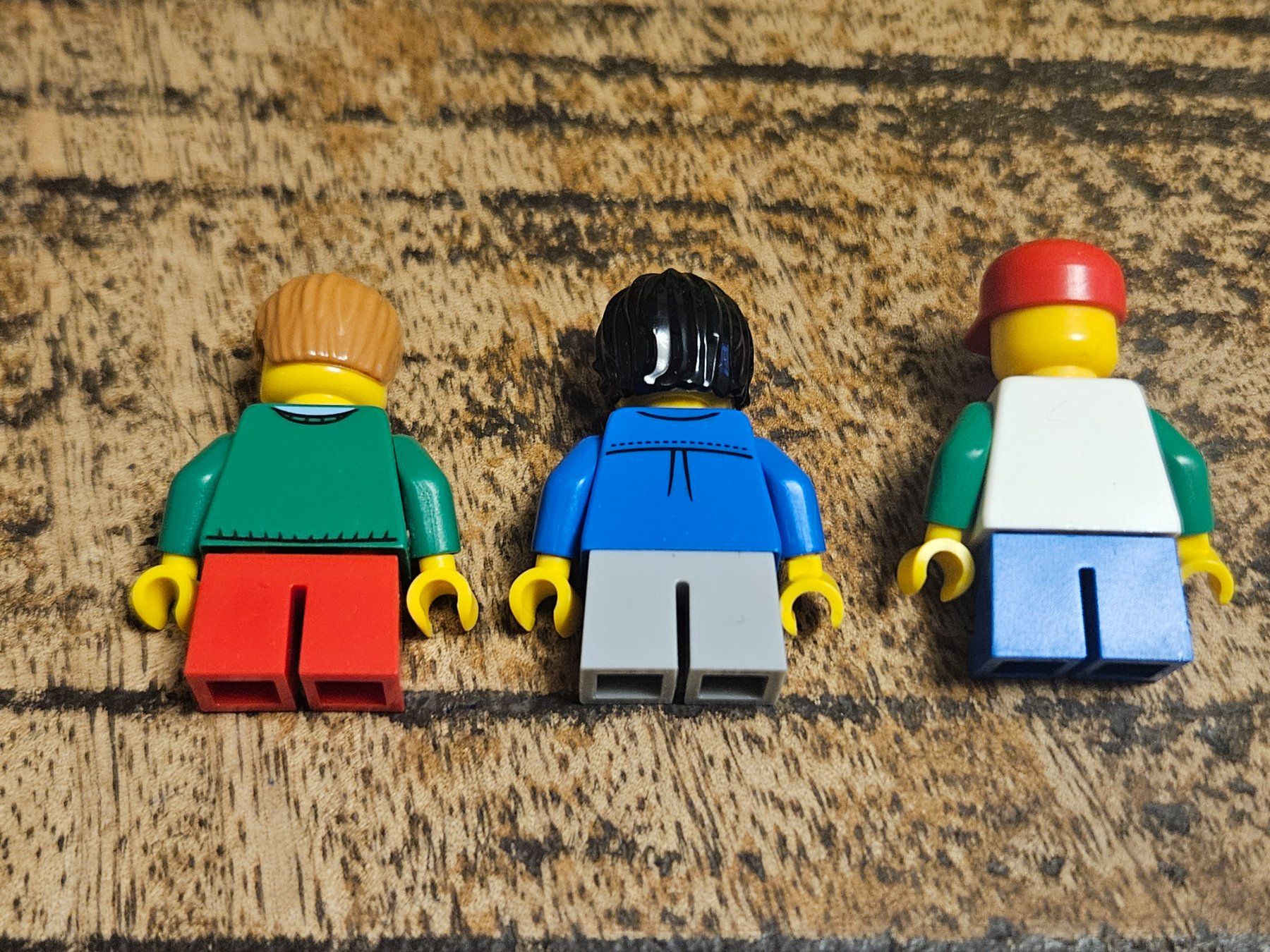 Lego Kit di costruzioni: lego lot de 3 figurines – Usato da Confignon venduto da Ecrofigs 1