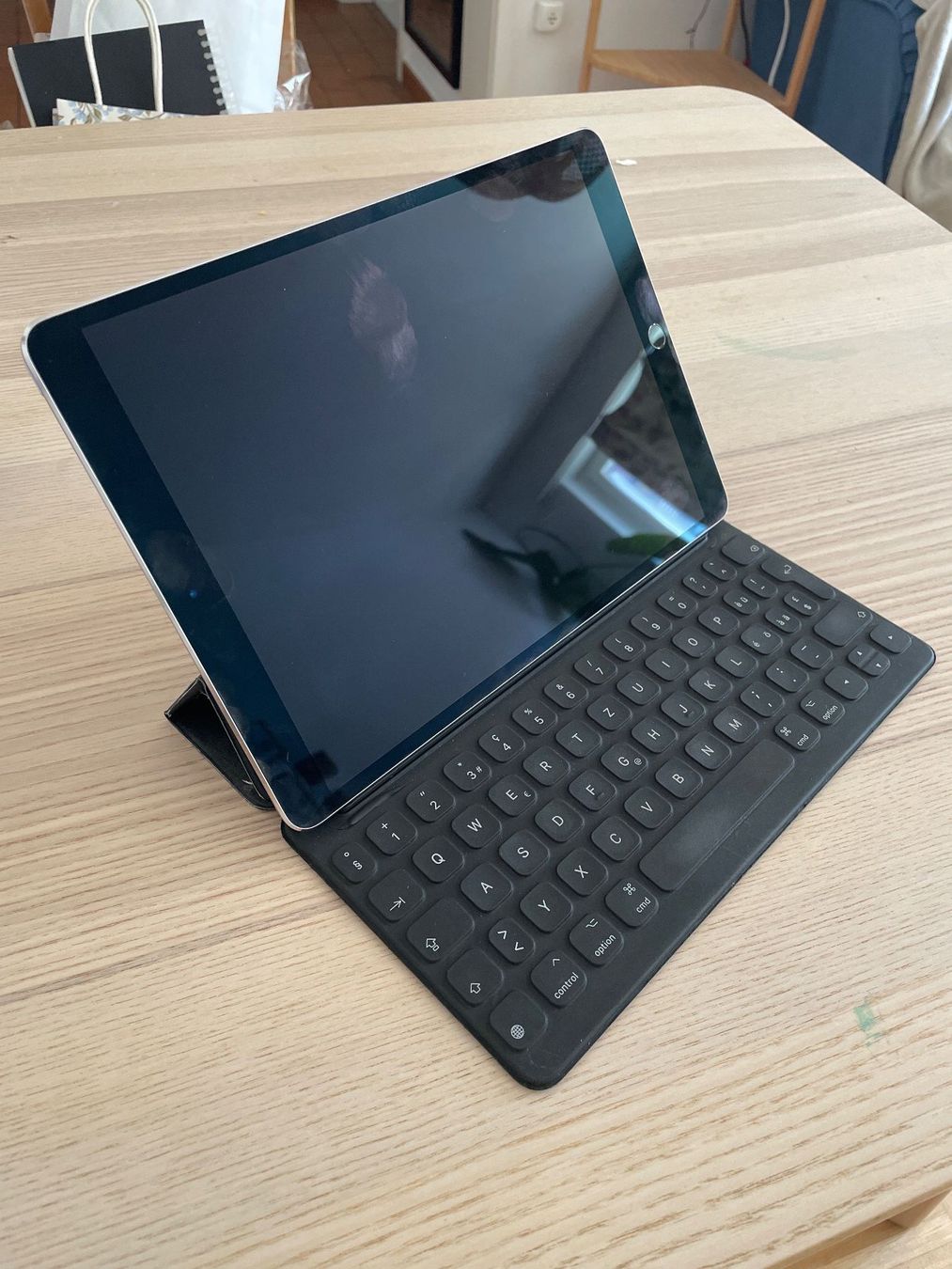 Apple Tastaturen: Apple Smart Keyboard – Gebraucht aus Bern von RebSchelling