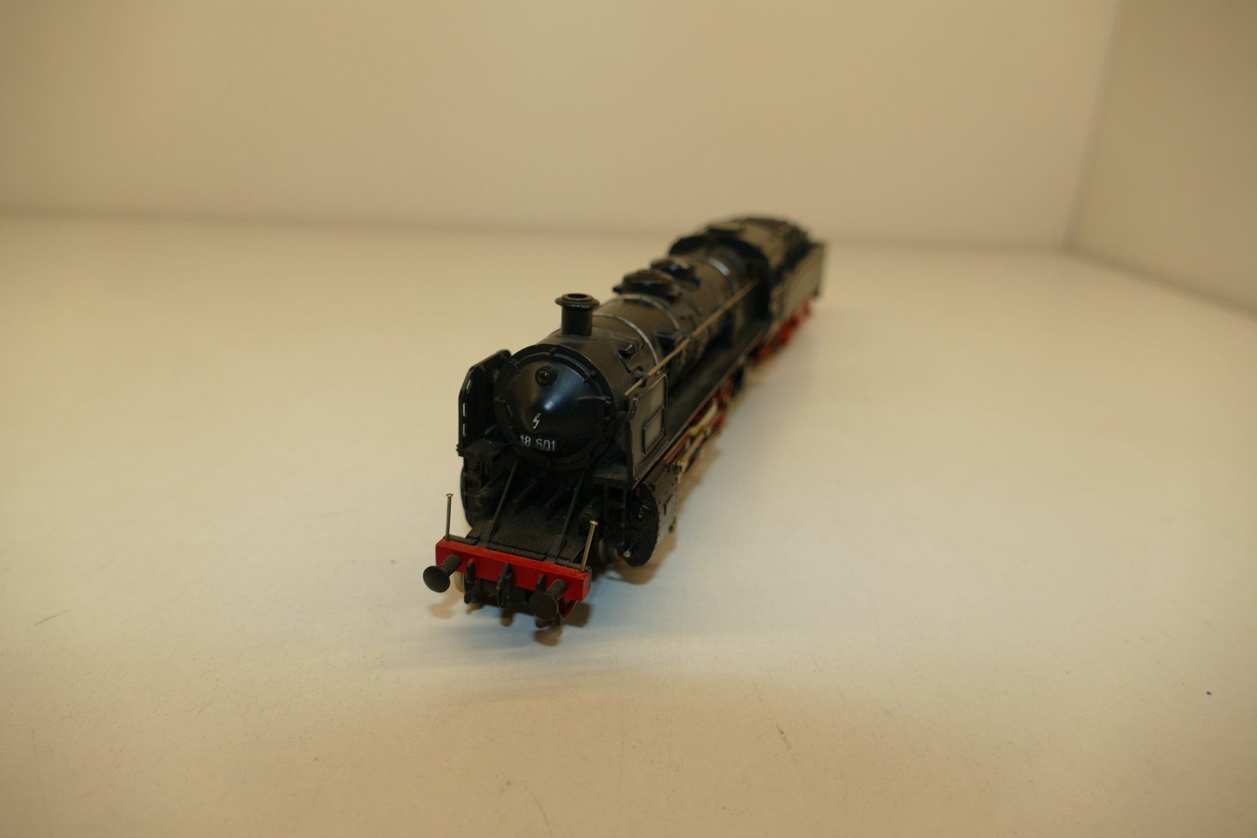 Trix Modellini di ferrovie: Trix H0: DB Dampflok BR18 – Usato da Niederhasli venduto da rail-duerst 1