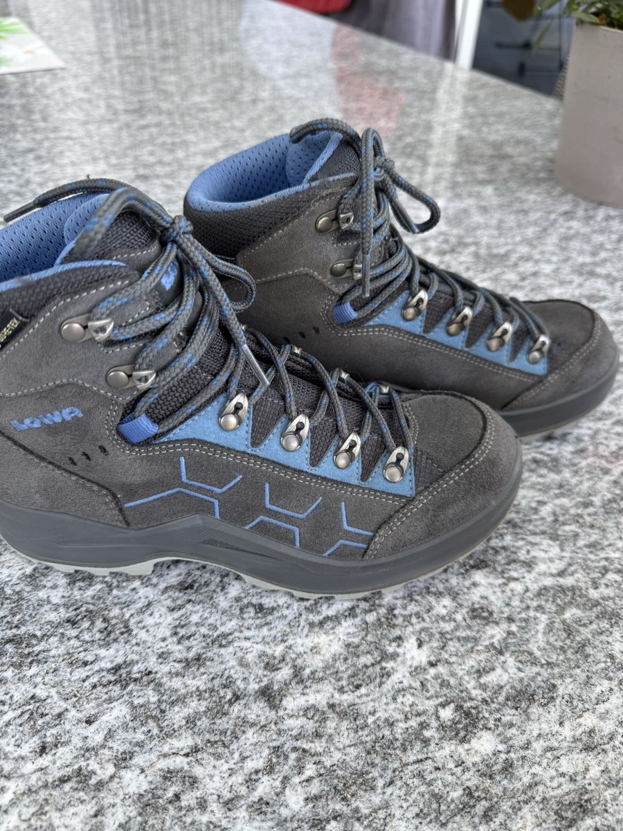 Lowa Schuhe für Jungen: LOWA Wanderschuhe-Grösse 36 – Gebraucht aus Hirzel von Marmar88 2