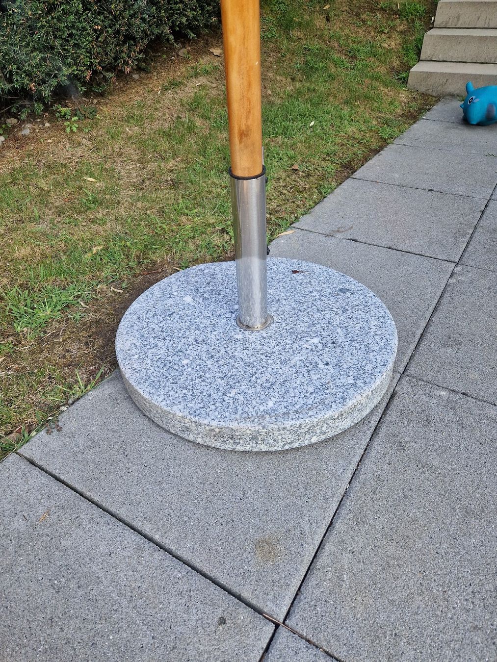 Sonstiges: Socle parasol Sienna granit 40kg – Gebraucht aus Zürich von RoRo92